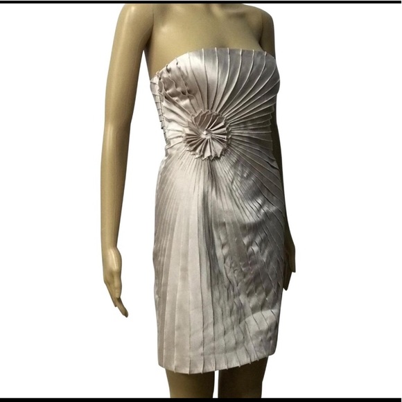 Minuet champagne strapless dress size medium - Picture 1 of 8